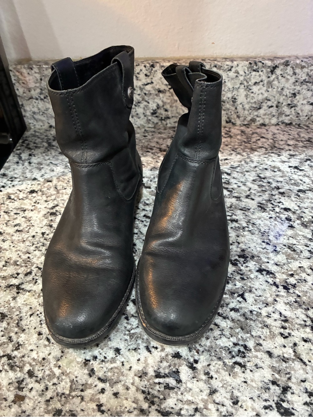 Arturo Chiang Black Leather Ankle Booties